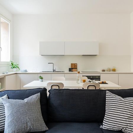 Altido Lovely 1-Bed Flat With Balcony & Free Parking Мілан Екстер'єр фото