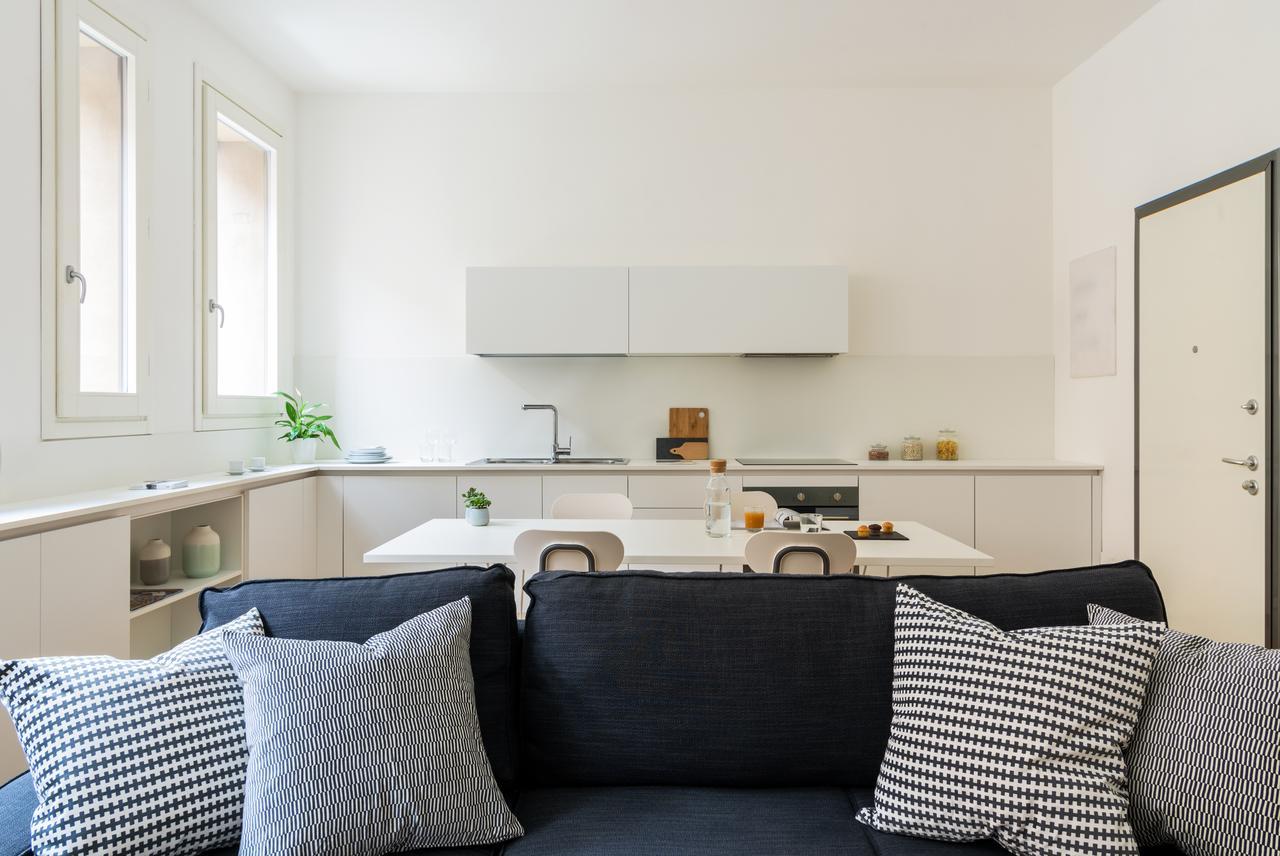 Altido Lovely 1-Bed Flat With Balcony & Free Parking Мілан Екстер'єр фото