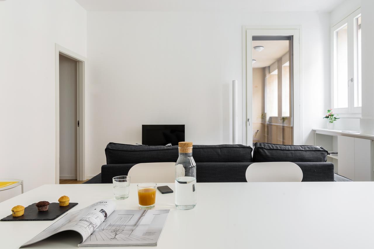 Altido Lovely 1-Bed Flat With Balcony & Free Parking Мілан Екстер'єр фото